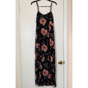 Floral spaghetti strap maxi dress